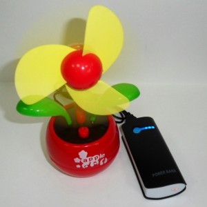 ������������� ������� ����������� 5600 mAh ��� ������� � ������� USB ���������